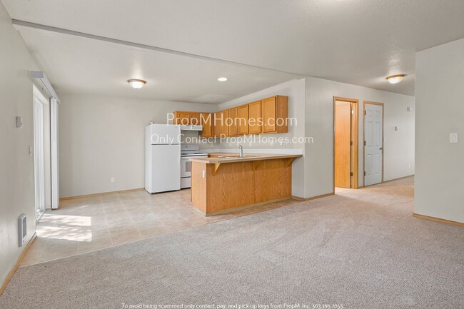 Building Photo - Four Bedroom Home in Powellhurst-Gilbert!