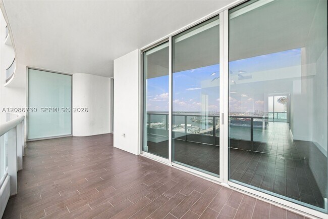 Building Photo - 900 Biscayne Blvd