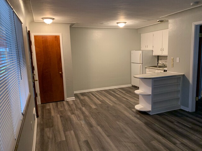 Building Photo - 4231 Harvest Ln