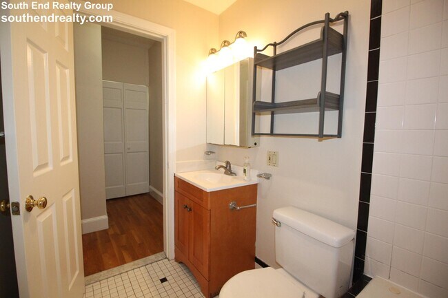 Building Photo - 11 Worcester St