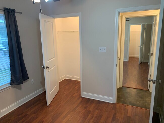 Building Photo - 17618 Avalon Terrace