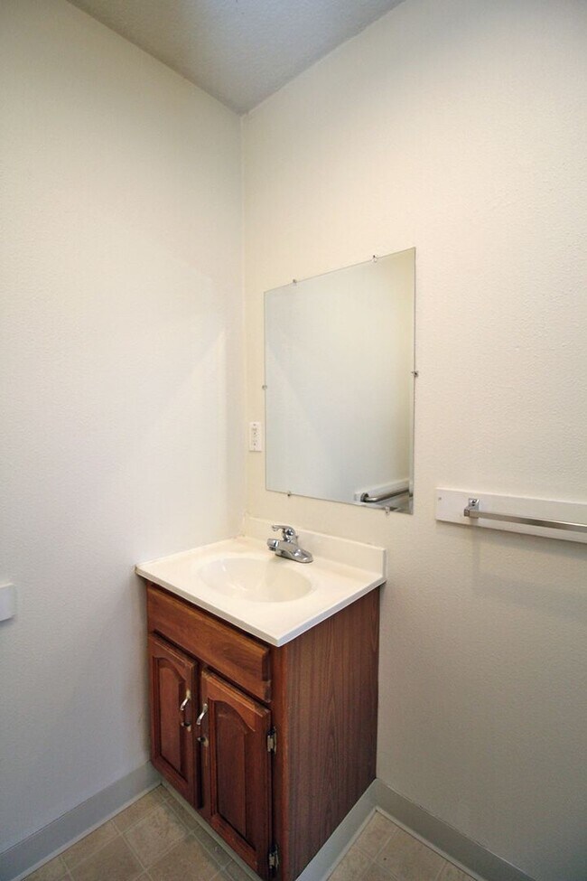 Building Photo - 6630-6630 NE Garfield Ave.