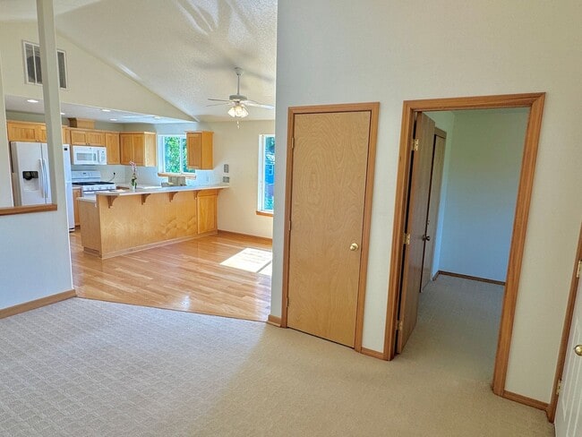 Building Photo - Montavilla Polished 2-Story with Hardwoods, Whole House A/C, Attached Garage, Off-street Parking