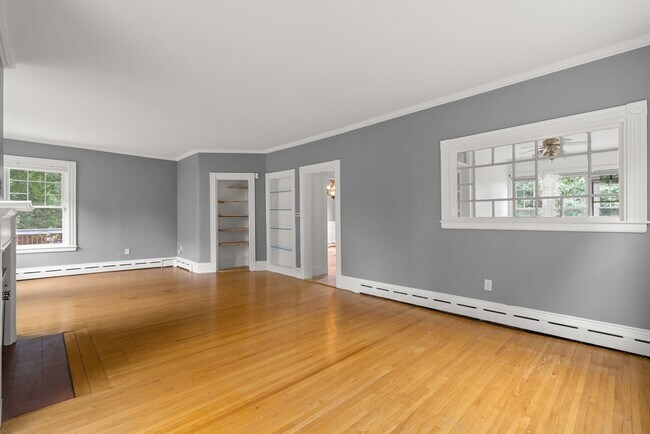 Building Photo - 103 Hollis Ave