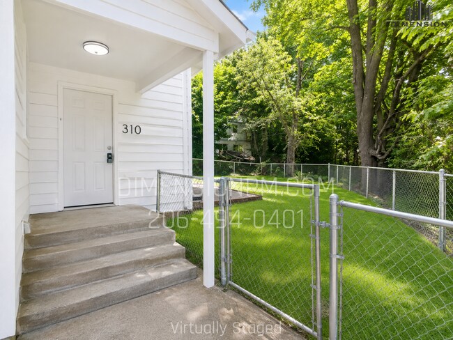 Building Photo - 310 Bedrock Dr