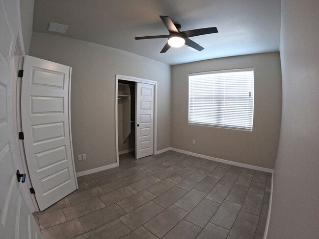 Building Photo - 3729 Santa Clarita Ave