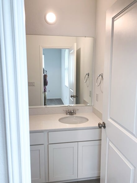 Building Photo - 1100 Winnie Dr