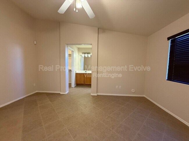 Building Photo - 9332 W Morrow Dr