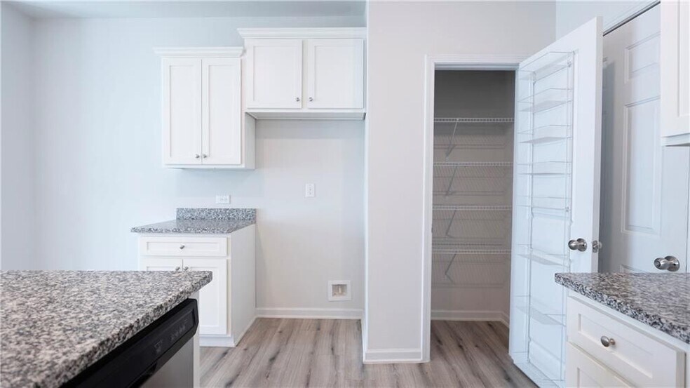 Building Photo - 3675 Abbey Wy