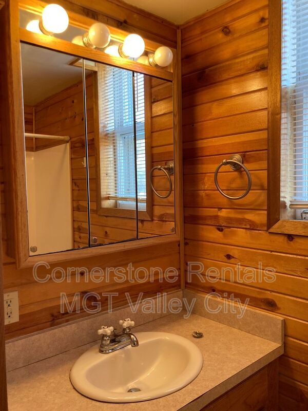 Building Photo - 253 College St SE