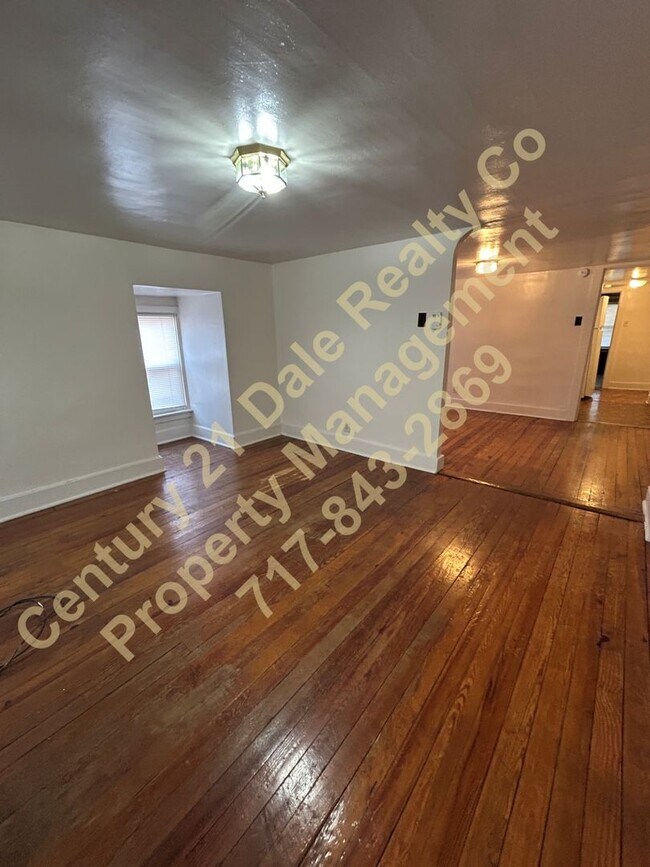 Building Photo - 362 W Broadway