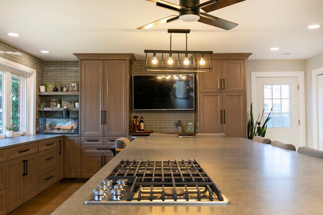 Building Photo - 9535 Osceola Ave