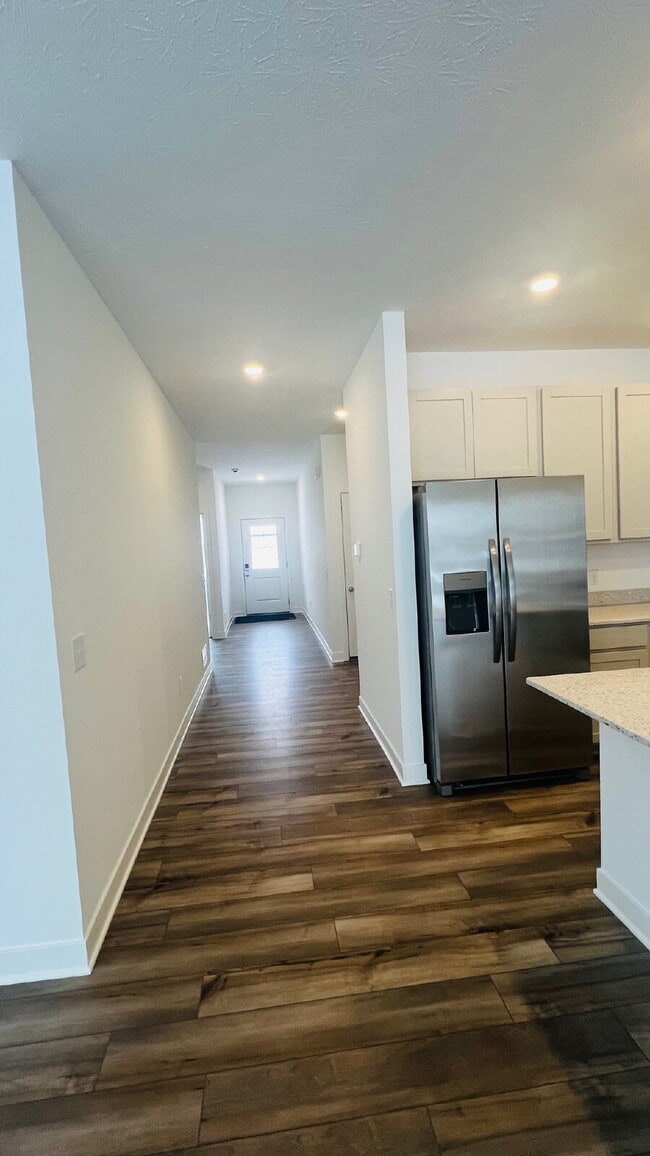 Building Photo - "Charming 3-Bedroom Home with 2 Full Baths in Picturesque Danville – 1,673 Sq Ft of Comfort Awaits!"