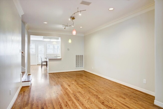 Building Photo - 6638 Minola St