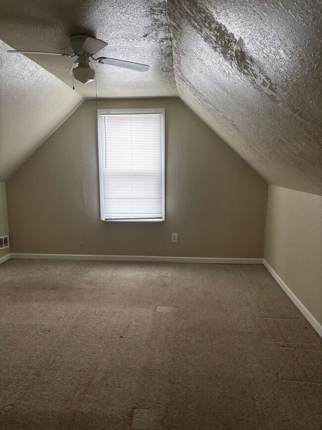 Bedroom - 963 Switzer Ave