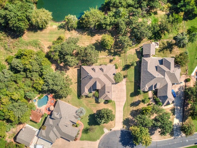 Building Photo - 8900 Belcaro Dr