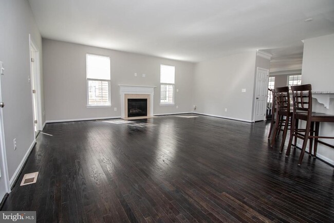 Building Photo - 25257 Doolittle Ln