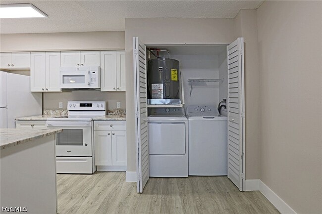 Building Photo - 5307 Summerlin Rd