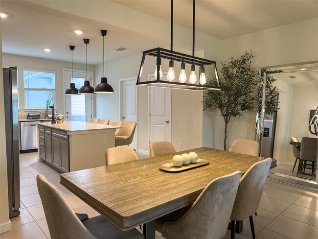 Building Photo - 5640 Pineland Run