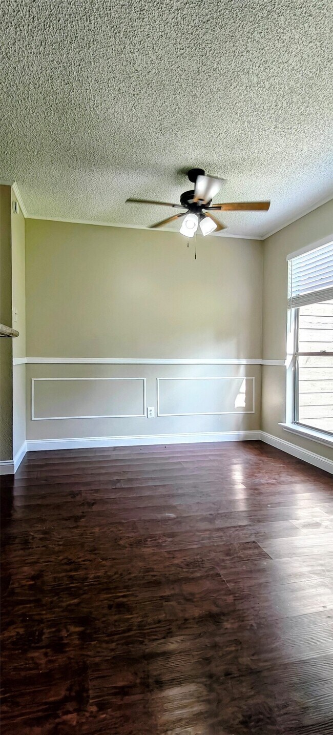 Building Photo - 8413 Sands Point Dr