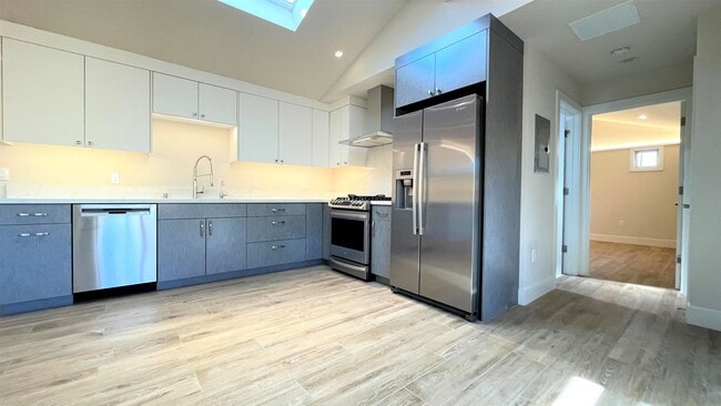 Building Photo - 2BD/2BA Sunnyvale Modern Home Near Apple Campus