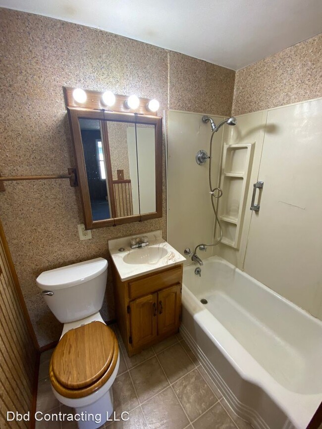 Building Photo - 2 br, 1 bath House - 2217 Shadybrook Dr