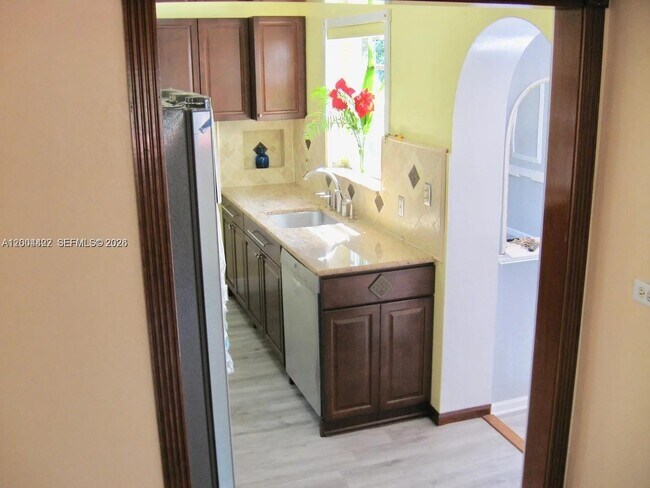 Building Photo - 2140 NE 180th St