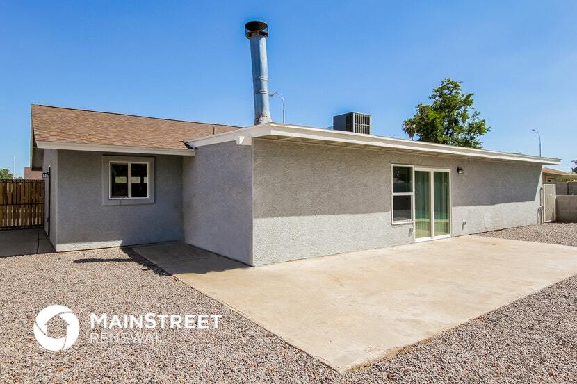 Building Photo - 510 N Tercera Ave