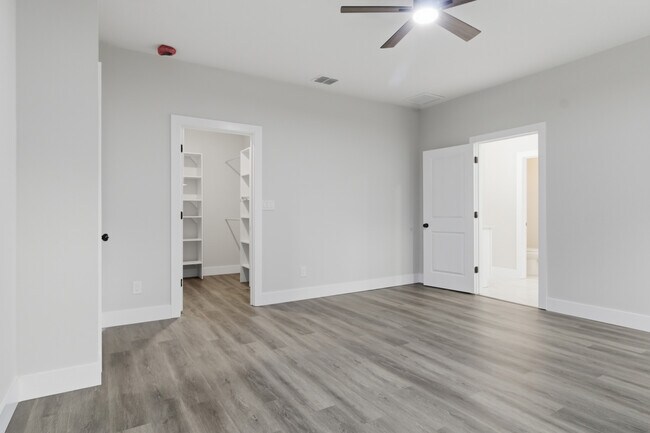 Building Photo - 2205 E 148th Ave