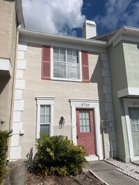 Building Photo - For Rent-2-bedroom, 2.5-bathroom located i...