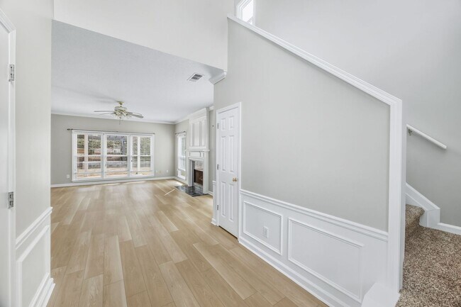 Building Photo - Spectacular John's Creek Traditional