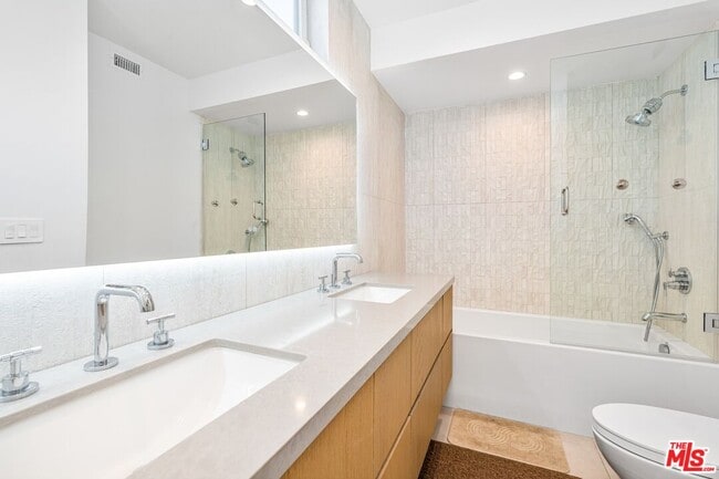 Building Photo - 656 California Ave