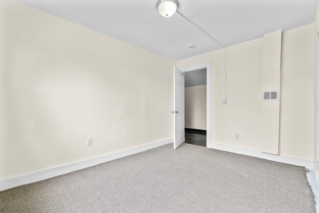 Building Photo - 144 Gilbert Ave