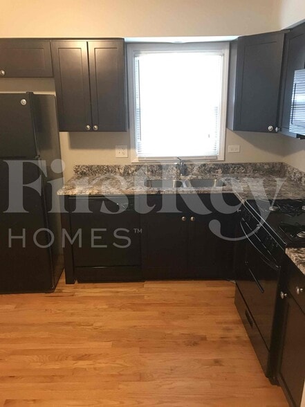 Building Photo - ON132 Cottonwood Dr