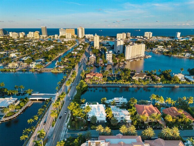 Building Photo - 300 Royal Plaza Dr