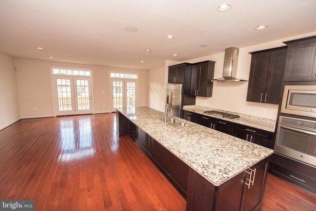 Building Photo - 7444 Burnside Way