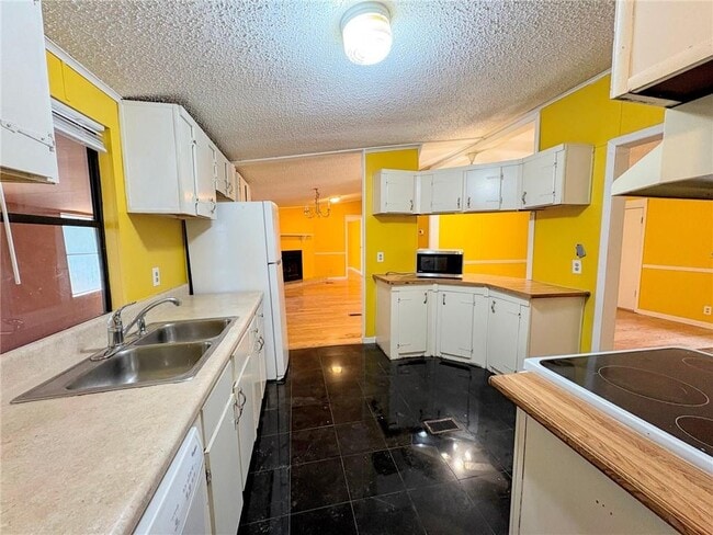 Building Photo - 319 Wages Rd