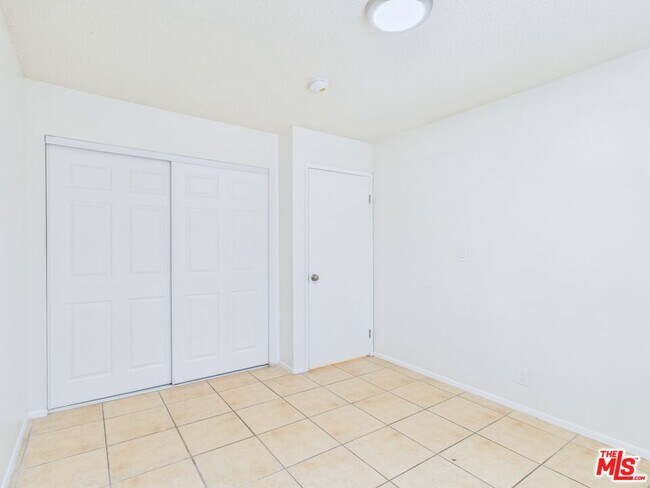 Building Photo - 236 S Ave 55