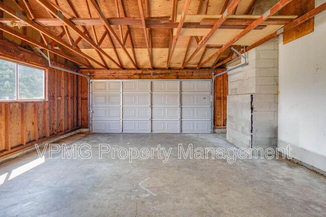 Building Photo - 10412 NE 71st St