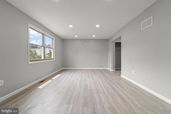 Building Photo - 615 Fairmount Dr