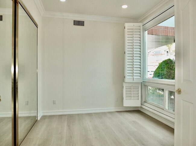 Building Photo - 6225 Napoli Ct