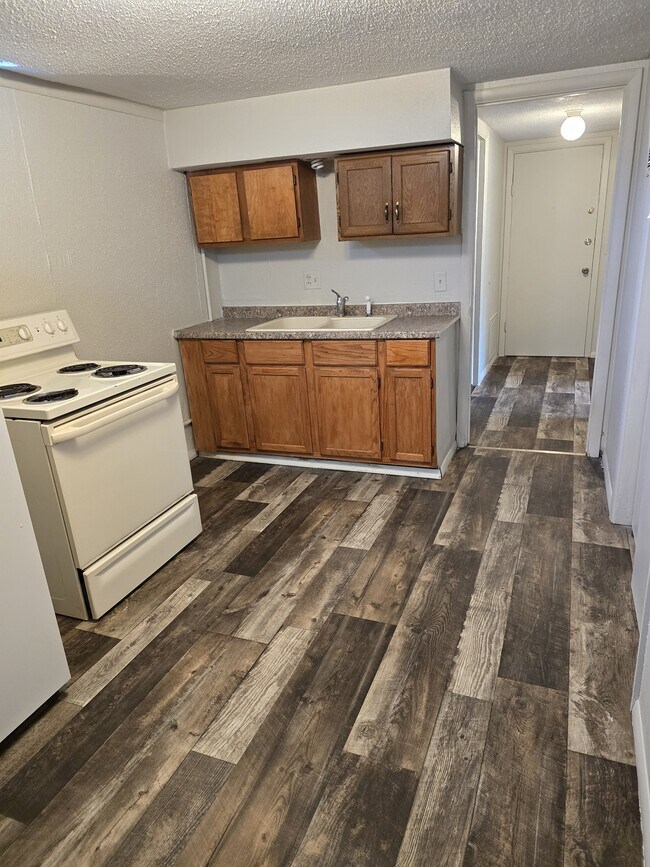 Building Photo - 1216 Beverly St