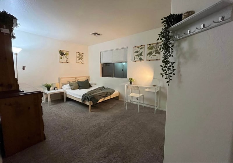 Building Photo - 10950 W Manzanita Dr