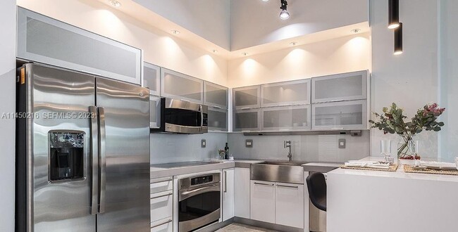 Building Photo - 2001 S Biscayne Blvd