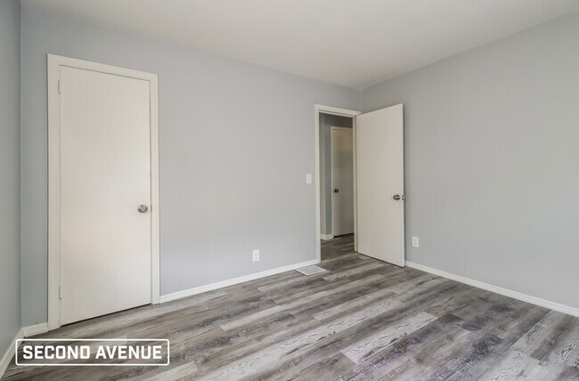 Building Photo - 462 Pedretti Ave