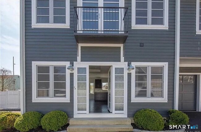 Building Photo - 24 Avery St