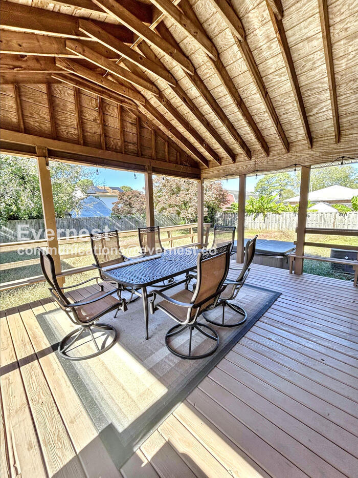 Building Photo - 809 Raymond Ct