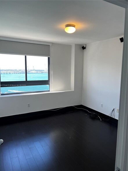 Building Photo - 1330 West Ave