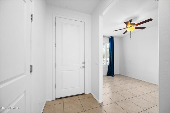 Building Photo - 2543 W Arroyo Way