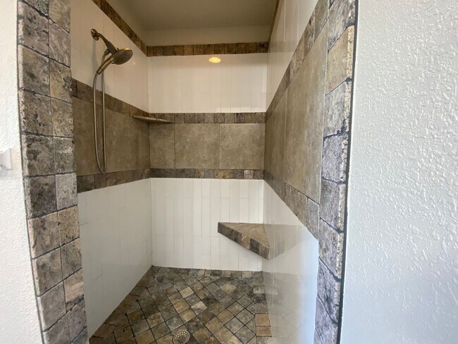 Building Photo - 3 bedroom, 2 bath in Coweta Schools!